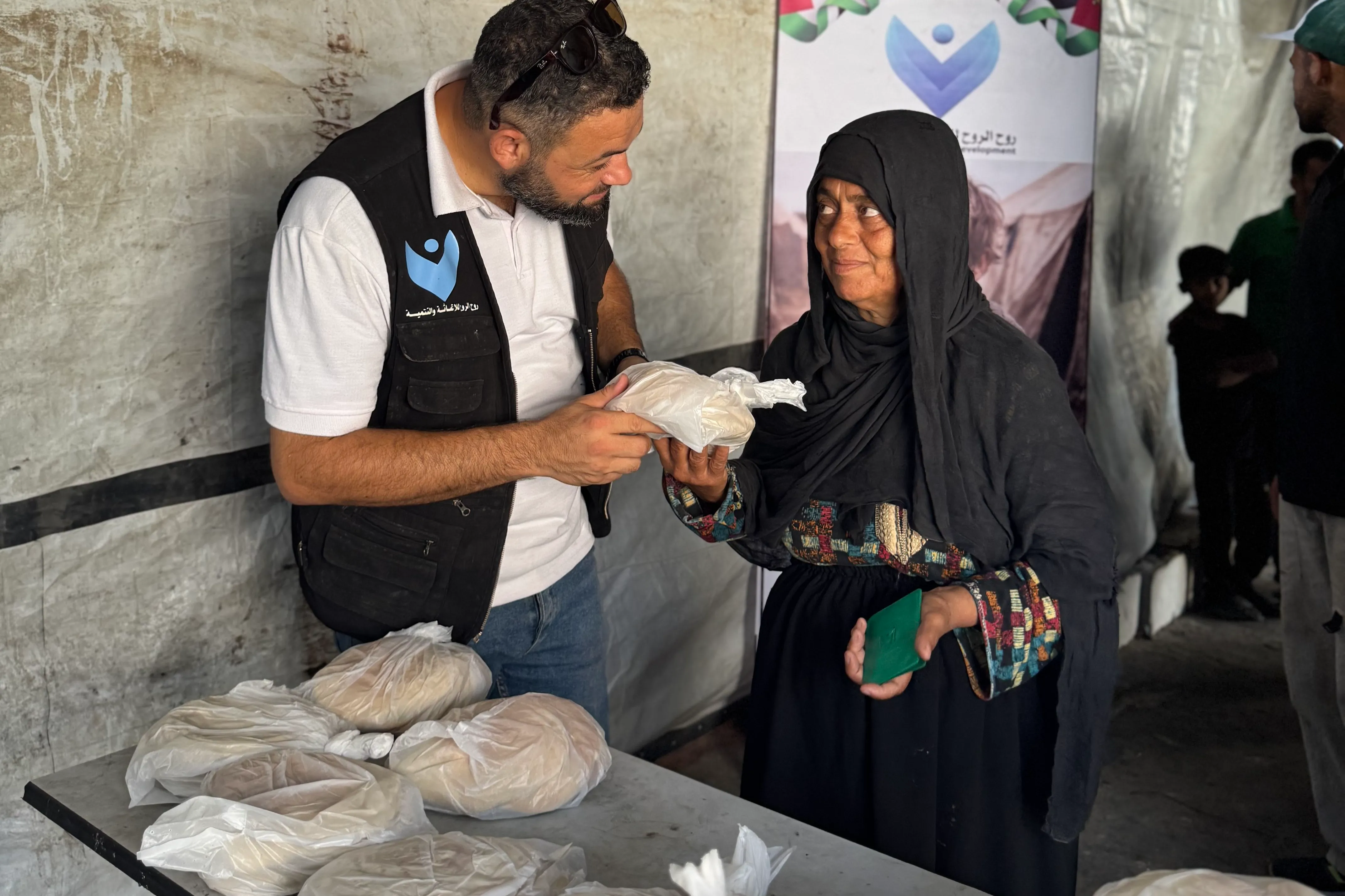 مشروع تجهيز الخبز اليومي للمحتاجين